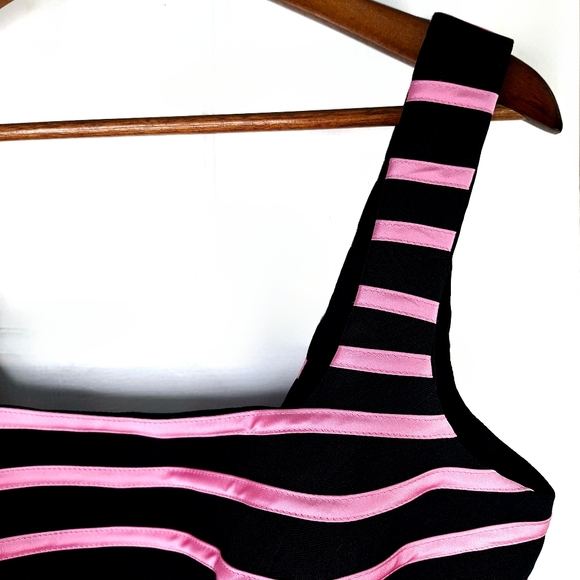 JS Collections Pink & Black Striped Fitted Sleeveless Crop Tank Top Sz 10 - Picture 2 of 10